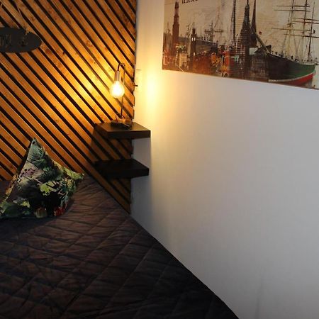 Kleine Souterrain Wohnung Naehe Hamburg นอยวุล์มสตอร์ฟ ภายนอก รูปภาพ