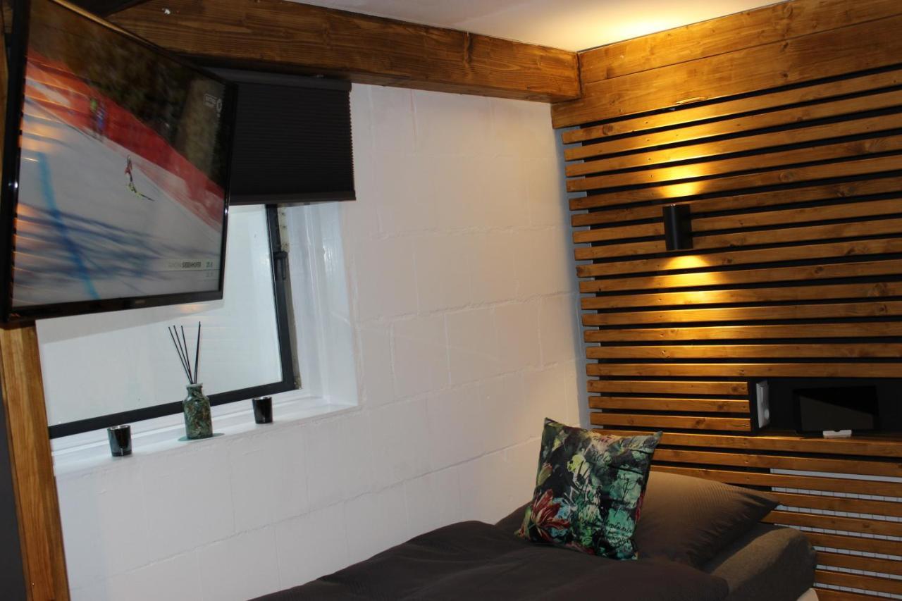 Kleine Souterrain Wohnung Naehe Hamburg นอยวุล์มสตอร์ฟ ภายนอก รูปภาพ