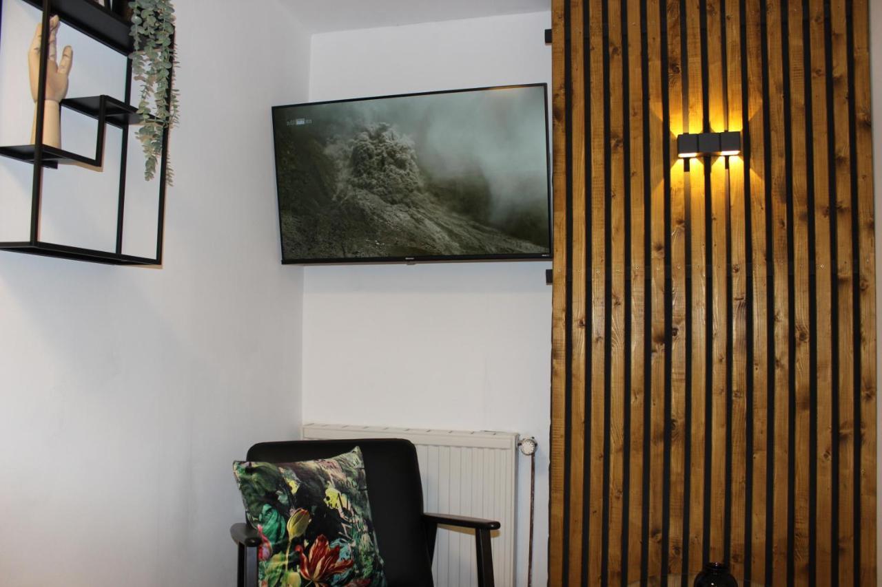Kleine Souterrain Wohnung Naehe Hamburg นอยวุล์มสตอร์ฟ ภายนอก รูปภาพ
