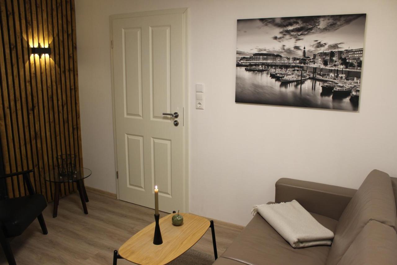 Kleine Souterrain Wohnung Naehe Hamburg นอยวุล์มสตอร์ฟ ภายนอก รูปภาพ